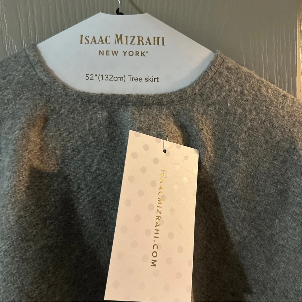 Isaac Mizrahi Felt Gray Christmas Tree Skirt 52” Candy Swirl Red White NEW